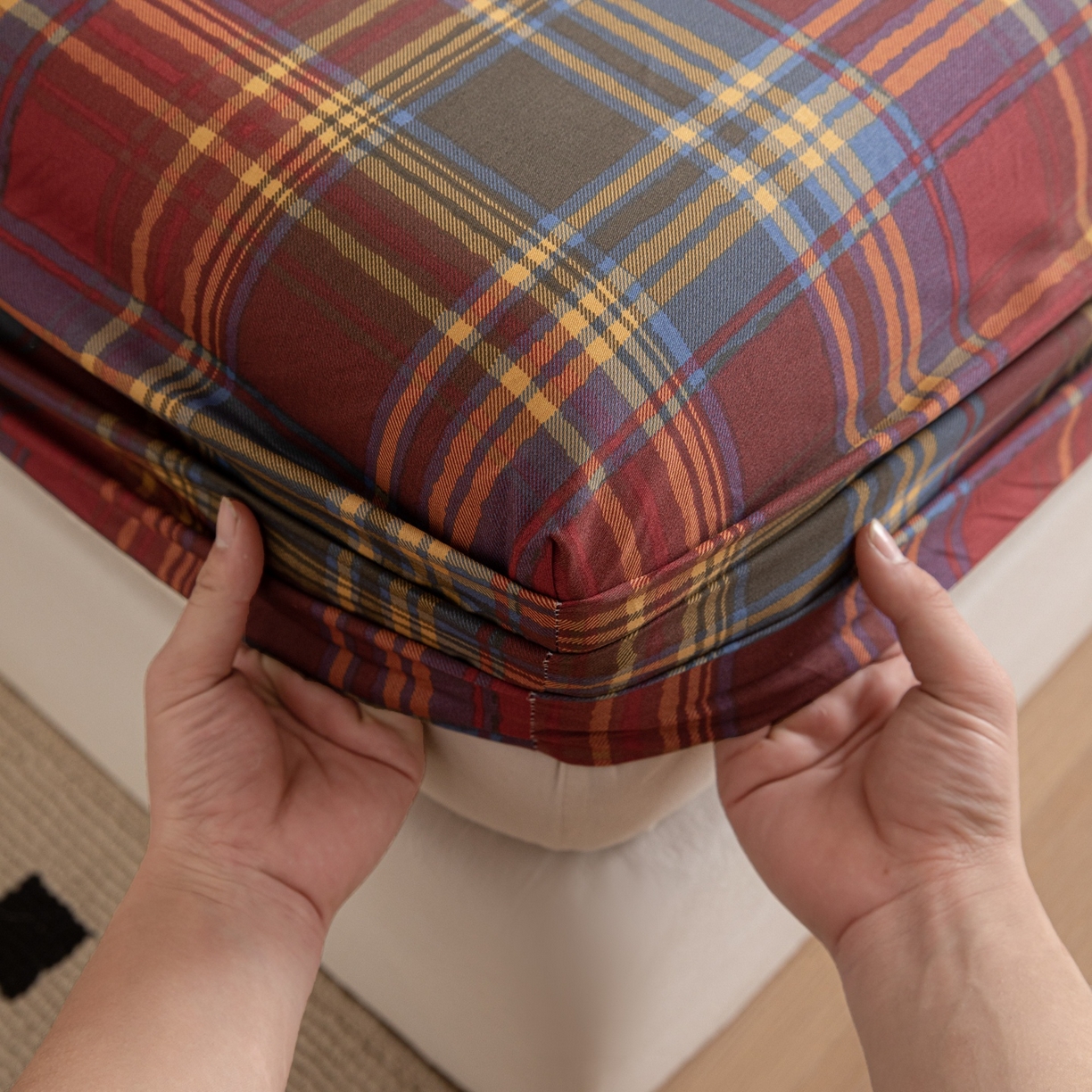 91家纺网 家纺一手货源 找家纺 女子家纺 2026新款40支13070全棉简约格子系列A版床笠 英伦-炽焰红