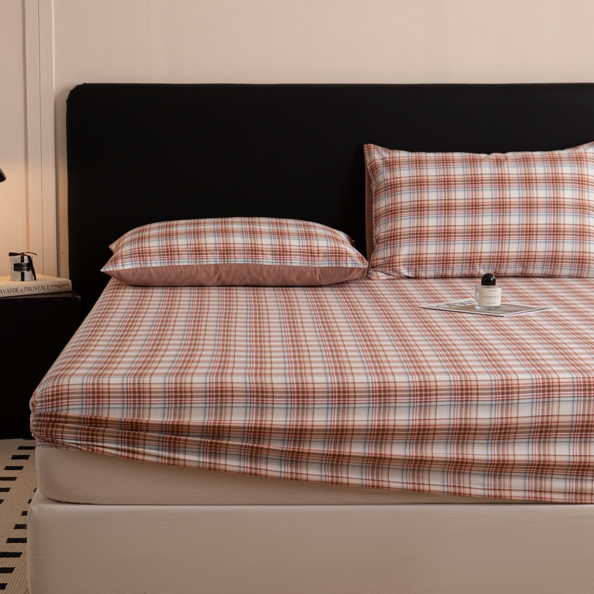 91家纺网 家纺一手货源 找家纺 女子家纺 2026新款40支13070全棉简约格子系列A版床笠 英伦-焦糖