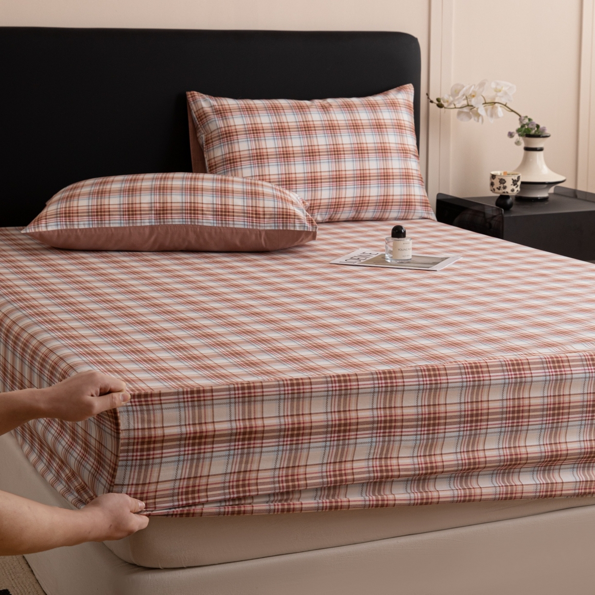 91家纺网 家纺一手货源 找家纺 女子家纺 2026新款40支13070全棉简约格子系列A版床笠 英伦-焦糖