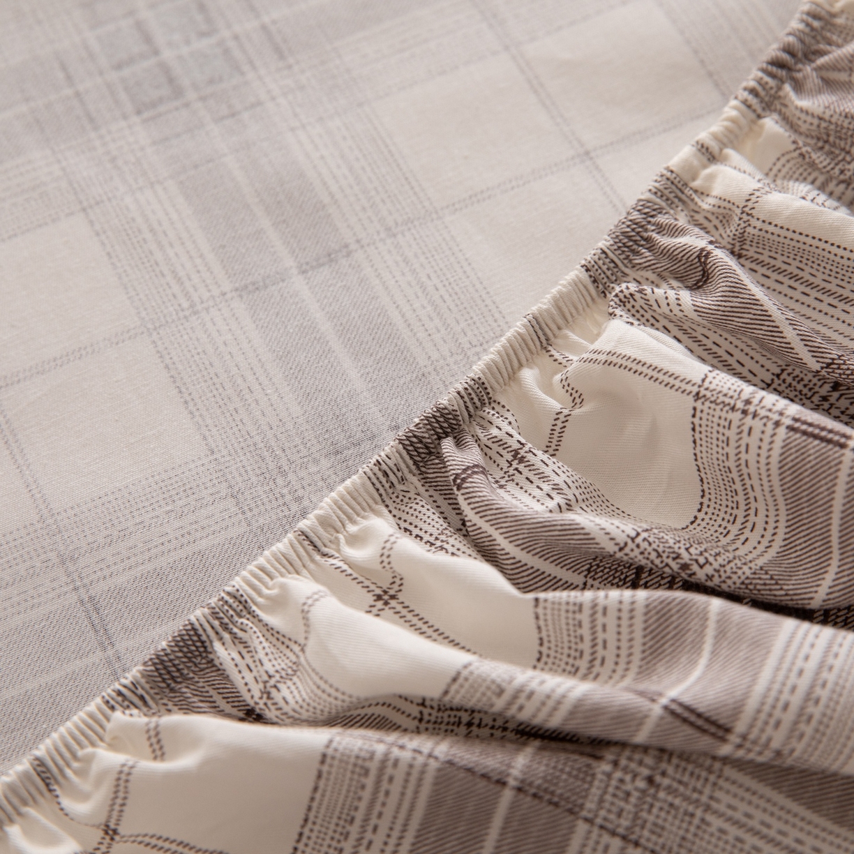 91家纺网 家纺一手货源 找家纺 女子家纺 2026新款40支13070全棉简约格子系列A版床笠 英伦-棕咖