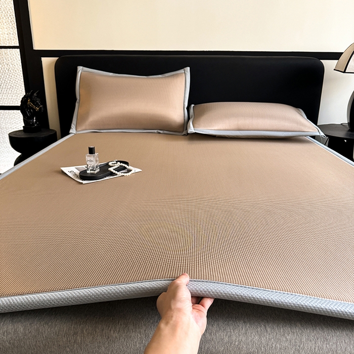 91家纺网 家纺一手货源 找家纺 （总）卡罗兰 2026新款床垫凉席席子双面可用碳光冰丝凉席床单单件三件套