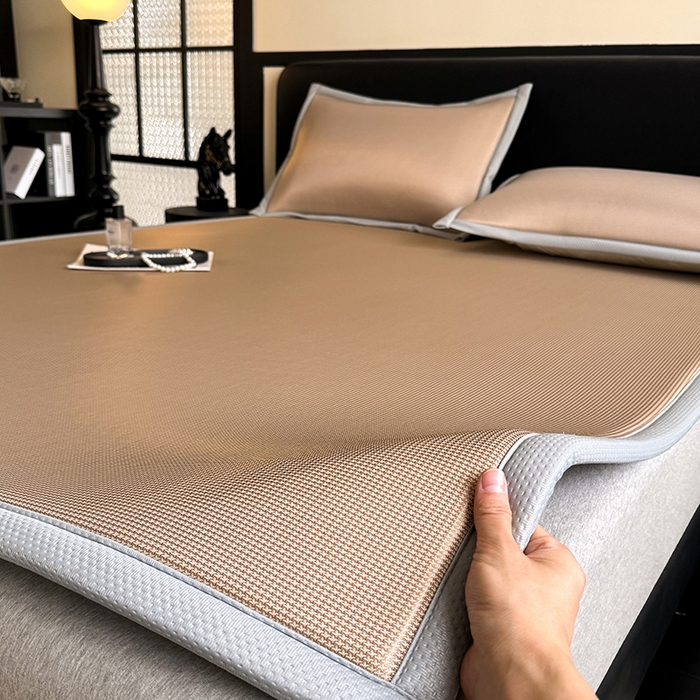 91家纺网 家纺一手货源 找家纺 （总）卡罗兰 2026新款床垫凉席席子双面可用碳光冰丝凉席床单单件三件套