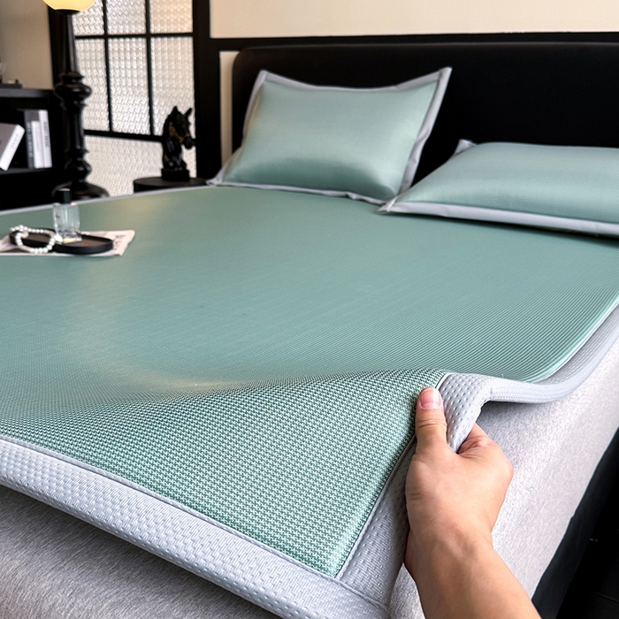 91家纺网 家纺一手货源 找家纺 卡罗兰 2026新款床垫凉席席子双面可用碳光冰丝凉席床单单件三件套 碳光冰丝-抹茶绿