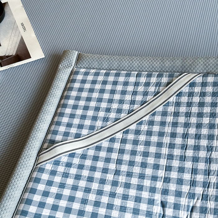 91家纺网 家纺一手货源 找家纺 卡罗兰 2026新款床垫凉席席子双面可用碳光冰丝凉席床单单件三件套 碳光冰丝-浅灰