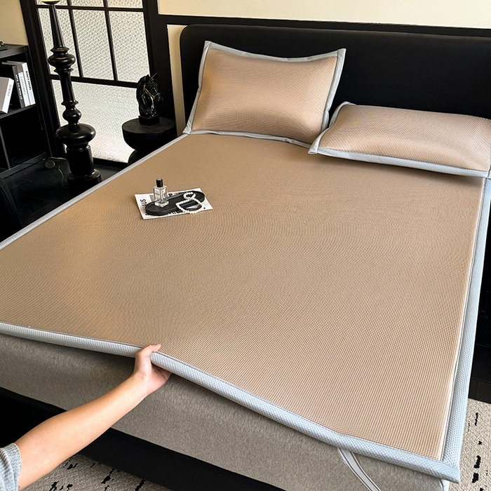 91家纺网 家纺一手货源 找家纺 卡罗兰 2026新款床垫凉席席子双面可用碳光冰丝凉席床单单件三件套 碳光冰丝-卡其