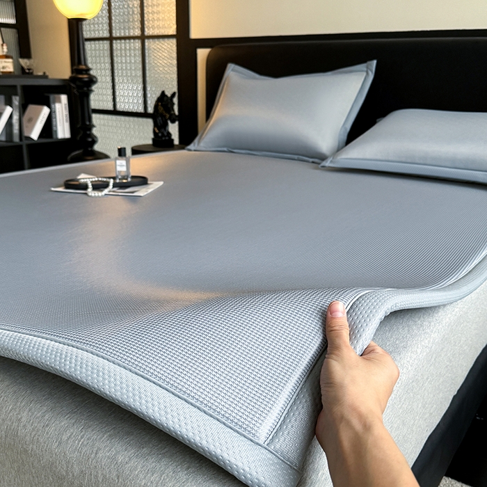 91家纺网 家纺一手货源 找家纺 卡罗兰 2026新款床垫凉席席子双面可用碳光冰丝凉席床单单件三件套 碳光冰丝-浅灰