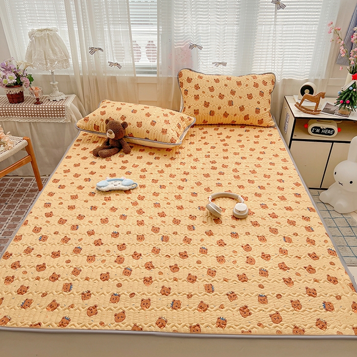 91家纺网 家纺一手货源 找家纺 维娜斯家纺 2026新款双层纱防水隔尿床垫婴儿垫姨妈垫 小熊梦梦