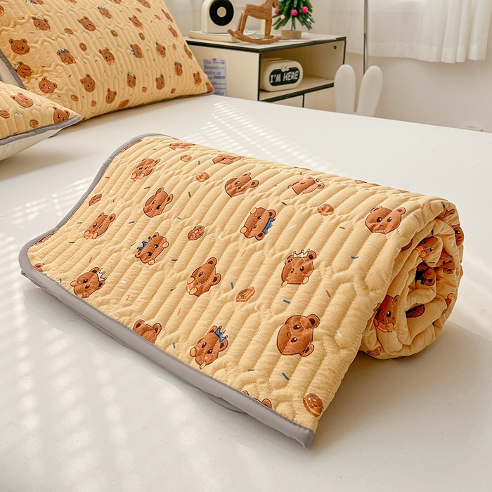 91家纺网 家纺一手货源 找家纺 维娜斯家纺 2026新款双层纱防水隔尿床垫婴儿垫姨妈垫 小熊梦梦