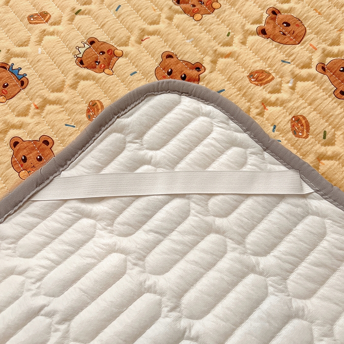 91家纺网 家纺一手货源 找家纺 维娜斯家纺 2026新款双层纱防水隔尿床垫婴儿垫姨妈垫 小熊梦梦