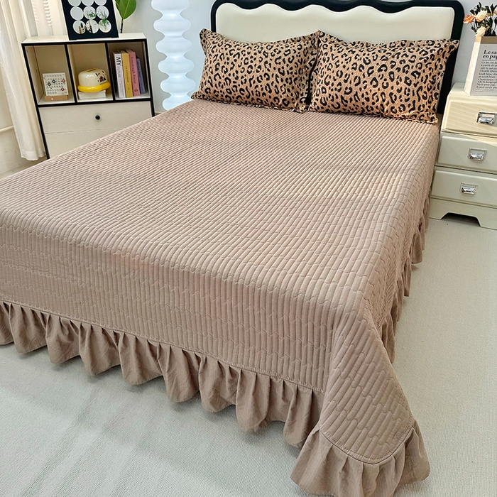 91家纺网 家纺一手货源 找家纺 九诺家纺 2026新款丝柔棉皱皱纱花边床盖四件套 米娅-皇家豹纹