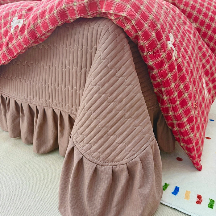 91家纺网 家纺一手货源 找家纺 九诺家纺 2026新款丝柔棉皱皱纱花边床盖四件套 米娅-幸福飞马