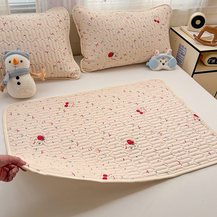 91家纺网 家纺一手货源 找家纺 维娜斯家纺 2026新款双层纱防水隔尿床垫婴儿垫姨妈垫 森林派对