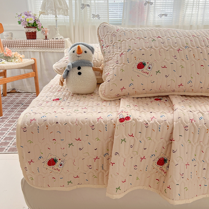 91家纺网 家纺一手货源 找家纺 维娜斯家纺 2026新款双层纱防水隔尿床垫婴儿垫姨妈垫 森林派对