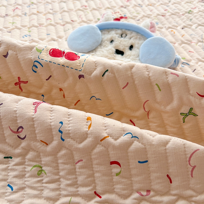 91家纺网 家纺一手货源 找家纺 维娜斯家纺 2026新款双层纱防水隔尿床垫婴儿垫姨妈垫 森林派对