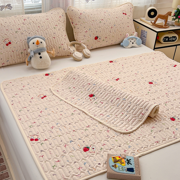 91家纺网 家纺一手货源 找家纺 维娜斯家纺 2026新款双层纱防水隔尿床垫婴儿垫姨妈垫 森林派对