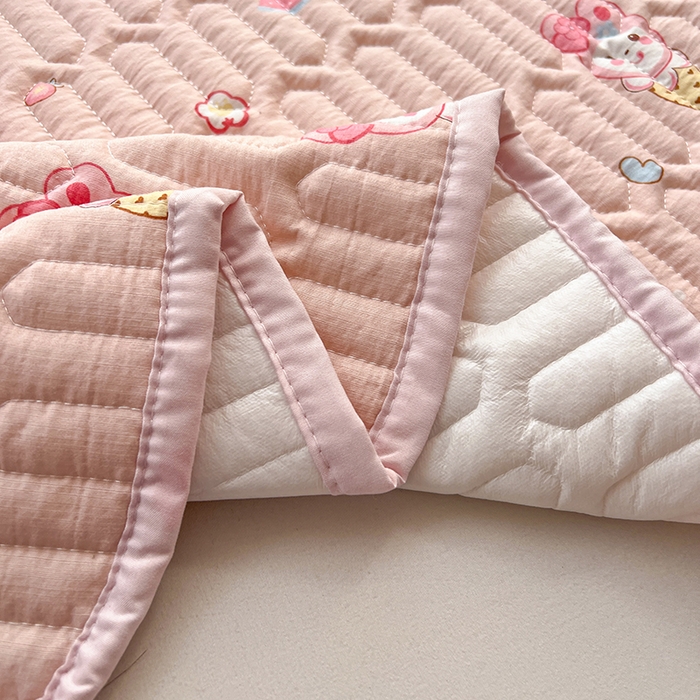 91家纺网 家纺一手货源 找家纺 维娜斯家纺 2026新款双层纱防水隔尿床垫婴儿垫姨妈垫 小兔莉莉