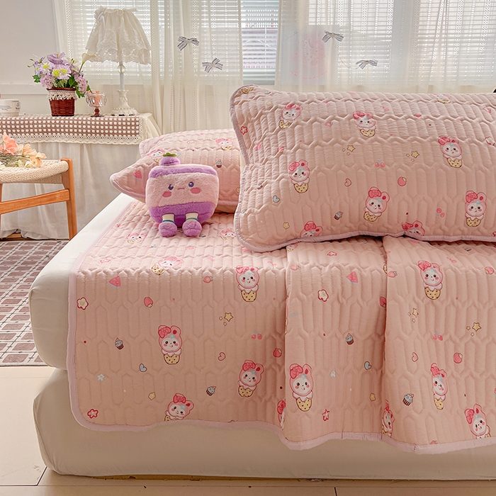 91家纺网 家纺一手货源 找家纺 维娜斯家纺 2026新款双层纱防水隔尿床垫婴儿垫姨妈垫 小兔莉莉