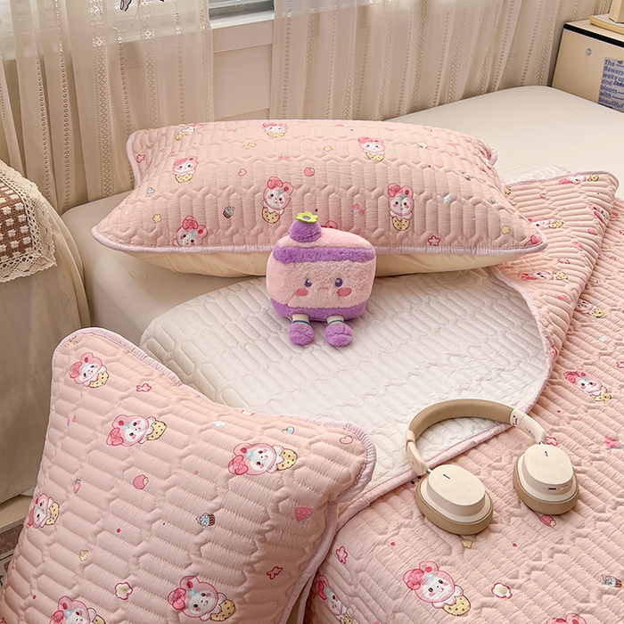 91家纺网 家纺一手货源 找家纺 维娜斯家纺 2026新款双层纱防水隔尿床垫婴儿垫姨妈垫 小兔莉莉