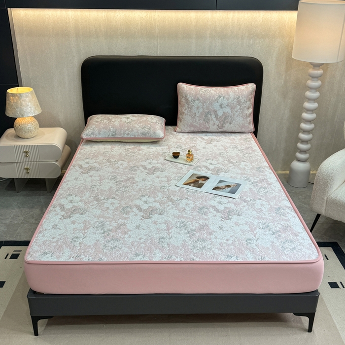 91家纺网 家纺一手货源 找家纺 伊人坊 2026新款A类550克凉感提花值过0.21冰豆豆家用凉席子三件套夏季---床笠款 繁花-粉