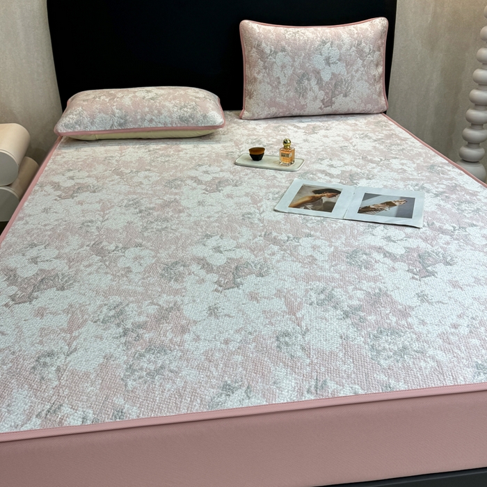 91家纺网 家纺一手货源 找家纺 伊人坊 2026新款A类550克凉感提花值过0.21冰豆豆家用凉席子三件套夏季---床笠款 繁花-粉