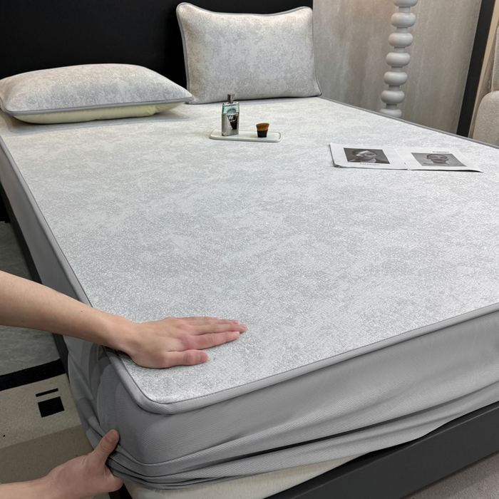 91家纺网 家纺一手货源 找家纺 伊人坊 2026新款A类550克凉感提花值过0.21冰豆豆家用凉席子三件套夏季---床笠款 繁花-灰