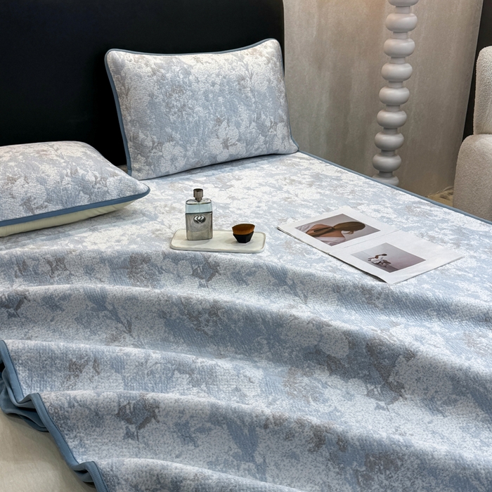 91家纺网 家纺一手货源 找家纺 伊人坊 2026新款A类550克凉感提花值过0.21冰豆豆家用凉席子三件套夏季---床笠款 繁花-蓝