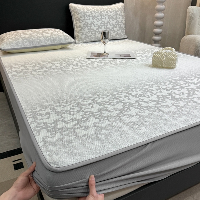 91家纺网 家纺一手货源 找家纺 伊人坊 2026新款A类550克凉感提花值过0.21冰豆豆家用凉席子三件套夏季---床笠款 花蝴蝶-灰