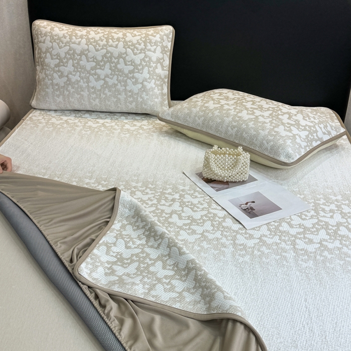 91家纺网 家纺一手货源 找家纺 伊人坊 2026新款A类550克凉感提花值过0.21冰豆豆家用凉席子三件套夏季---床笠款 花蝴蝶-咖