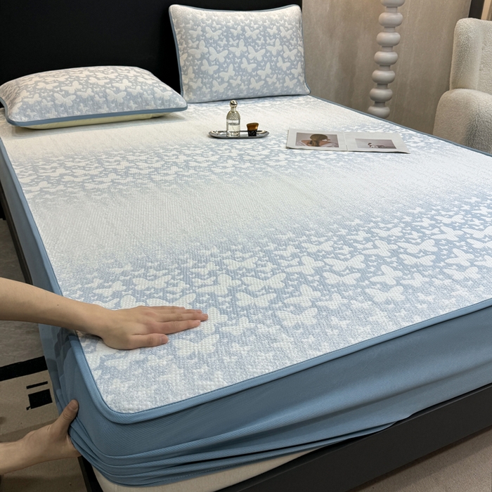 91家纺网 家纺一手货源 找家纺 伊人坊 2026新款A类550克凉感提花值过0.21冰豆豆家用凉席子三件套夏季---床笠款 花蝴蝶-蓝