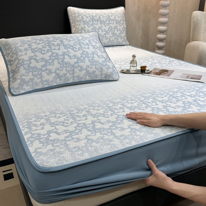 91家纺网 家纺一手货源 找家纺 伊人坊 2026新款A类550克凉感提花值过0.21冰豆豆家用凉席子三件套夏季---床笠款 花蝴蝶-蓝