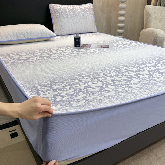 91家纺网 家纺一手货源 找家纺 伊人坊 2026新款A类550克凉感提花值过0.21冰豆豆家用凉席子三件套夏季---床笠款 花蝴蝶-蓝紫