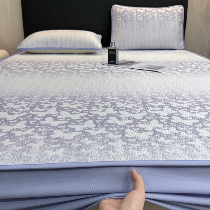 91家纺网 家纺一手货源 找家纺 伊人坊 2026新款A类550克凉感提花值过0.21冰豆豆家用凉席子三件套夏季---床笠款 花蝴蝶-蓝紫