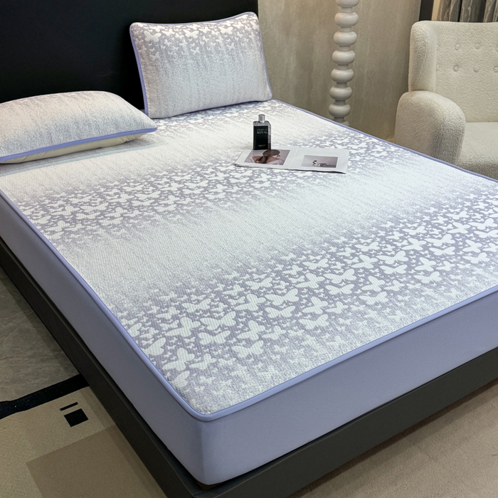 91家纺网 家纺一手货源 找家纺 伊人坊 2026新款A类550克凉感提花值过0.21冰豆豆家用凉席子三件套夏季---床笠款 花蝴蝶-蓝紫