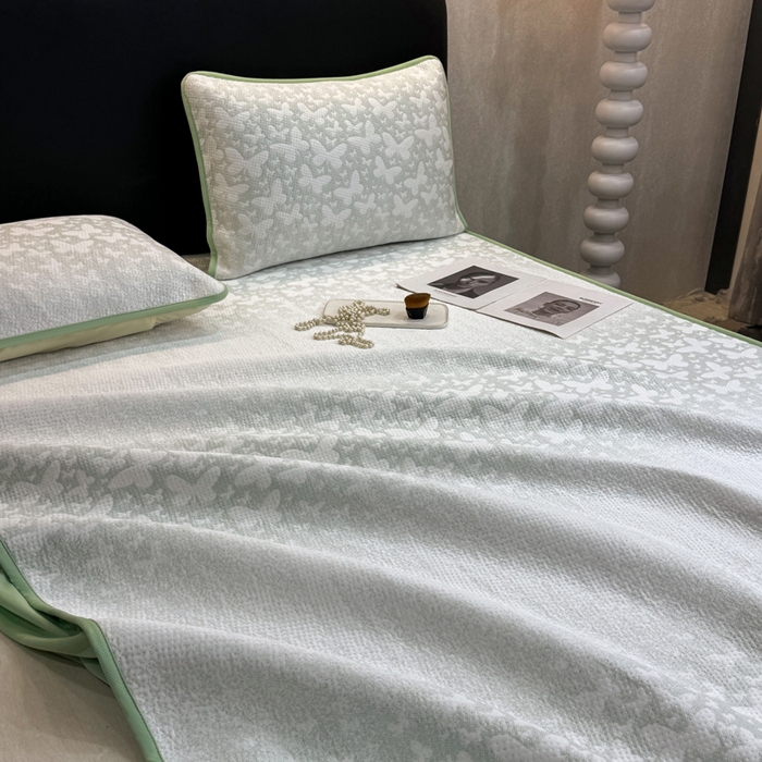 91家纺网 家纺一手货源 找家纺 伊人坊 2026新款A类550克凉感提花值过0.21冰豆豆家用凉席子三件套夏季---床笠款 花蝴蝶-绿