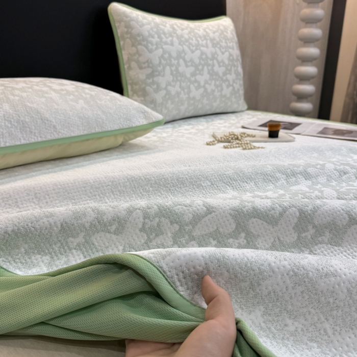 91家纺网 家纺一手货源 找家纺 伊人坊 2026新款A类550克凉感提花值过0.21冰豆豆家用凉席子三件套夏季---床笠款 花蝴蝶-绿