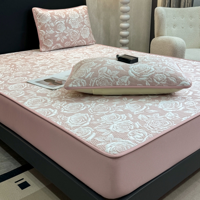 91家纺网 家纺一手货源 找家纺 伊人坊 2026新款A类550克凉感提花值过0.21冰豆豆家用凉席子三件套夏季---床笠款 玫瑰-粉