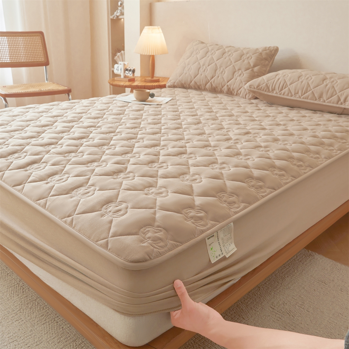 91家纺网 家纺一手货源 找家纺 柔品 2026新款牛奶棉新疆棉花夹棉床笠 新疆棉花-卡其