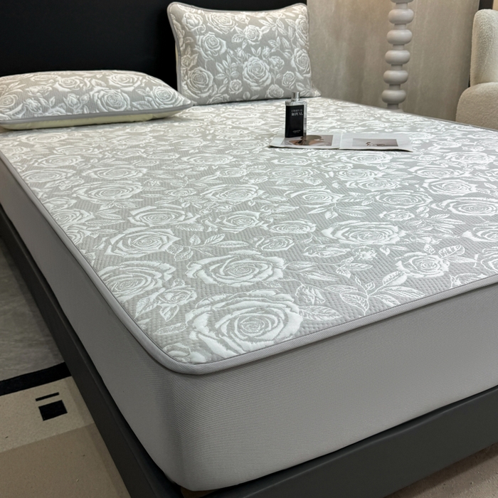 91家纺网 家纺一手货源 找家纺 伊人坊 2026新款A类550克凉感提花值过0.21冰豆豆家用凉席子三件套夏季---床笠款 玫瑰-灰