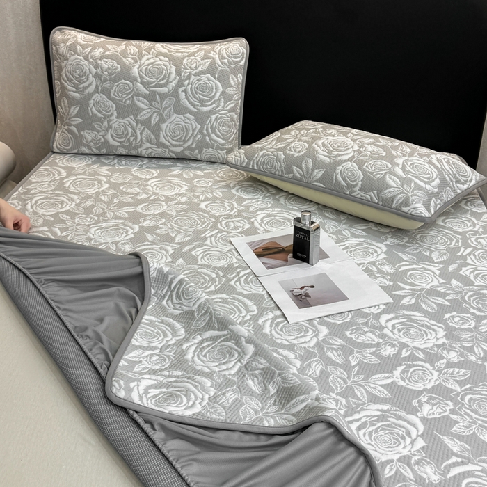 91家纺网 家纺一手货源 找家纺 伊人坊 2026新款A类550克凉感提花值过0.21冰豆豆家用凉席子三件套夏季---床笠款 玫瑰-灰