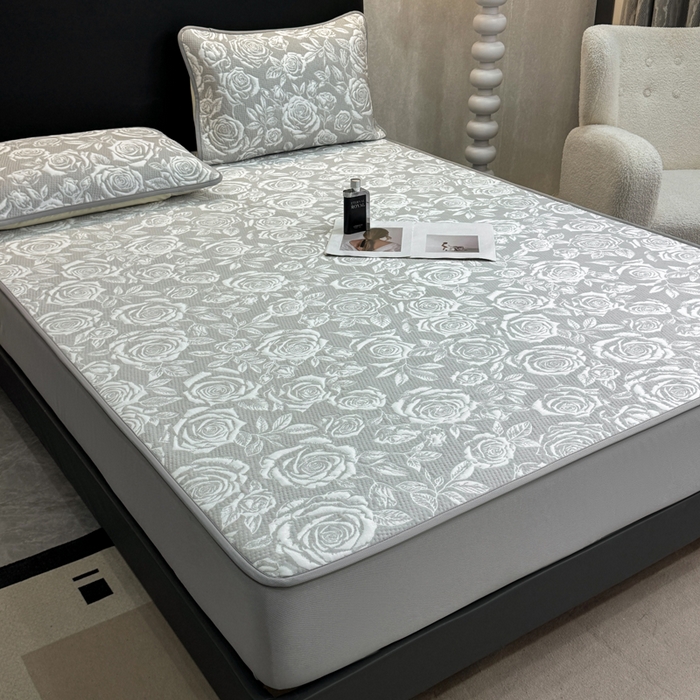 91家纺网 家纺一手货源 找家纺 伊人坊 2026新款A类550克凉感提花值过0.21冰豆豆家用凉席子三件套夏季---床笠款 玫瑰-灰