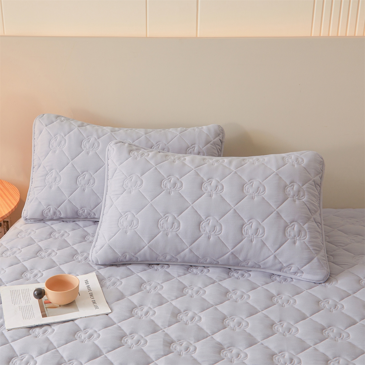 91家纺网 家纺一手货源 找家纺 柔品 2026新款牛奶棉新疆棉花夹棉床笠 新疆棉花-浅灰