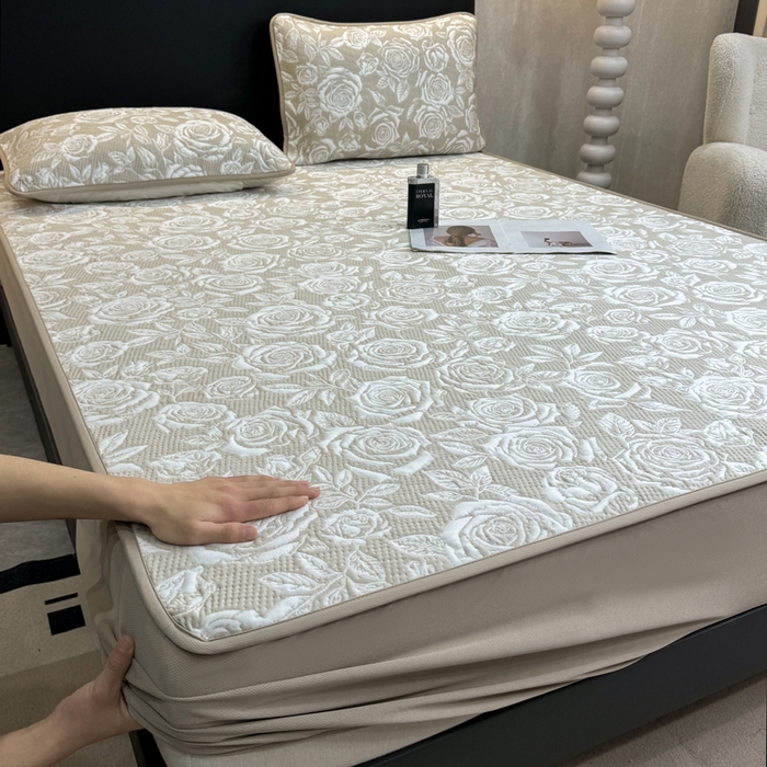 91家纺网 家纺一手货源 找家纺 伊人坊 2026新款A类550克凉感提花值过0.21冰豆豆家用凉席子三件套夏季---床笠款 玫瑰-咖