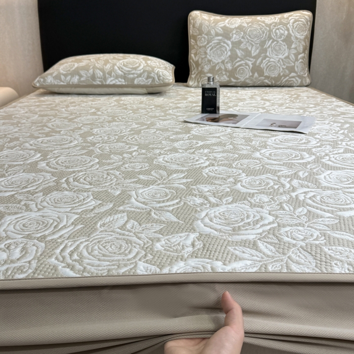 91家纺网 家纺一手货源 找家纺 伊人坊 2026新款A类550克凉感提花值过0.21冰豆豆家用凉席子三件套夏季---床笠款 玫瑰-咖