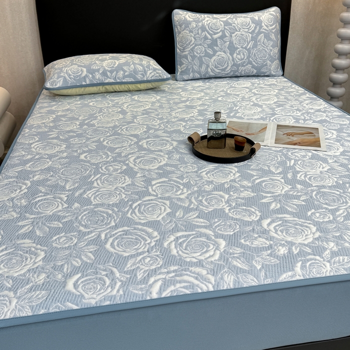 91家纺网 家纺一手货源 找家纺 伊人坊 2026新款A类550克凉感提花值过0.21冰豆豆家用凉席子三件套夏季---床笠款 玫瑰-蓝