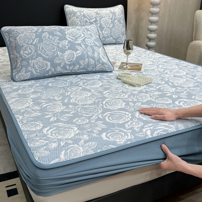 91家纺网 家纺一手货源 找家纺 伊人坊 2026新款A类550克凉感提花值过0.21冰豆豆家用凉席子三件套夏季---床笠款 玫瑰-蓝