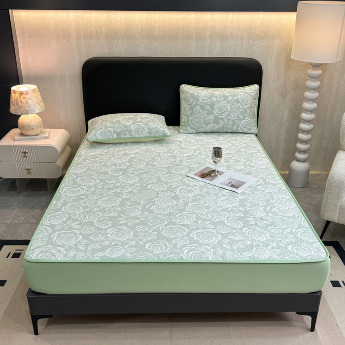 91家纺网 家纺一手货源 找家纺 伊人坊 2026新款A类550克凉感提花值过0.21冰豆豆家用凉席子三件套夏季---床笠款 玫瑰-绿