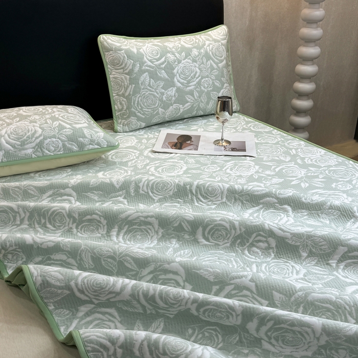 91家纺网 家纺一手货源 找家纺 伊人坊 2026新款A类550克凉感提花值过0.21冰豆豆家用凉席子三件套夏季---床笠款 玫瑰-绿