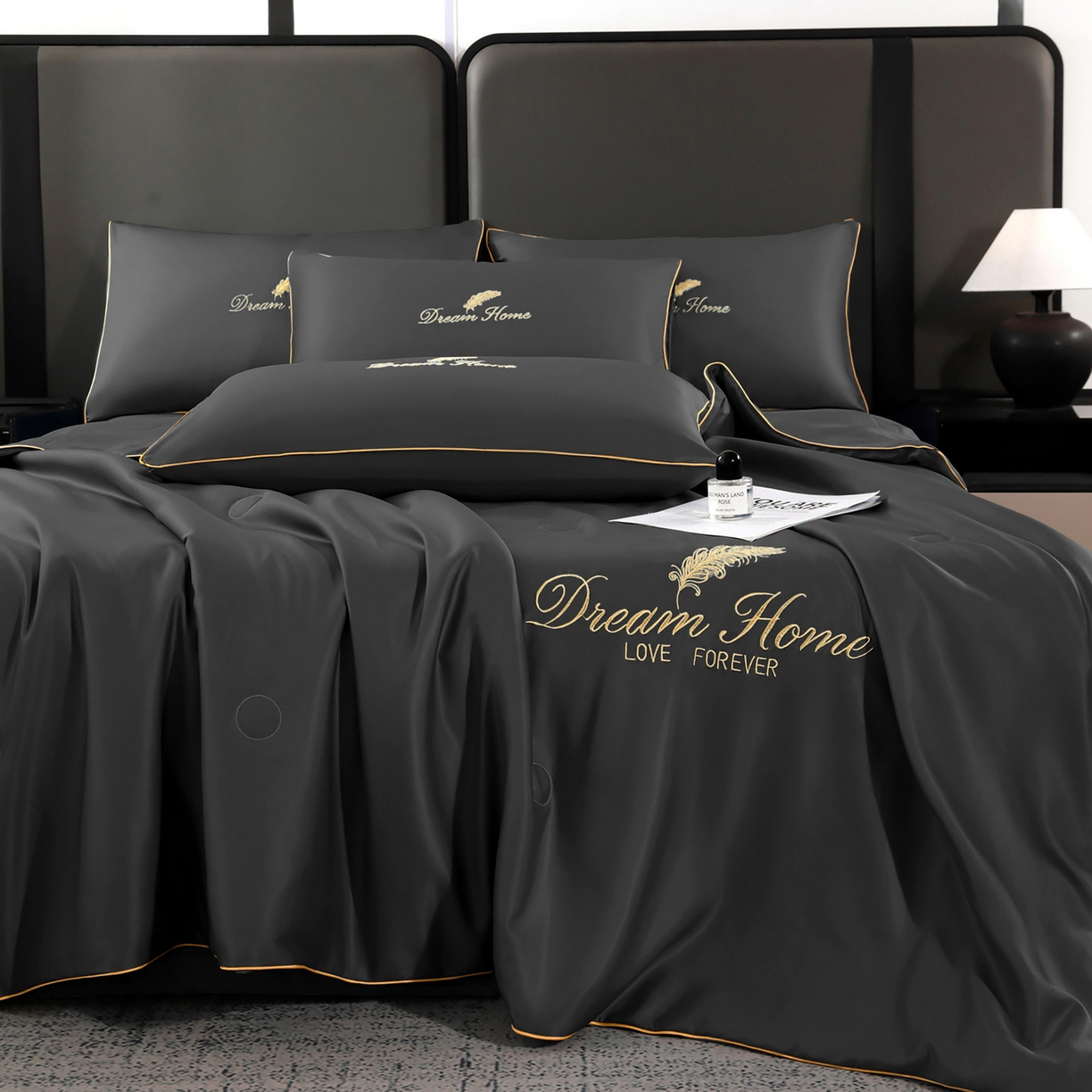 91家纺网 家纺一手货源 找家纺 维娜斯家纺 2026新款绣花冰丝夏被四件套 灰色