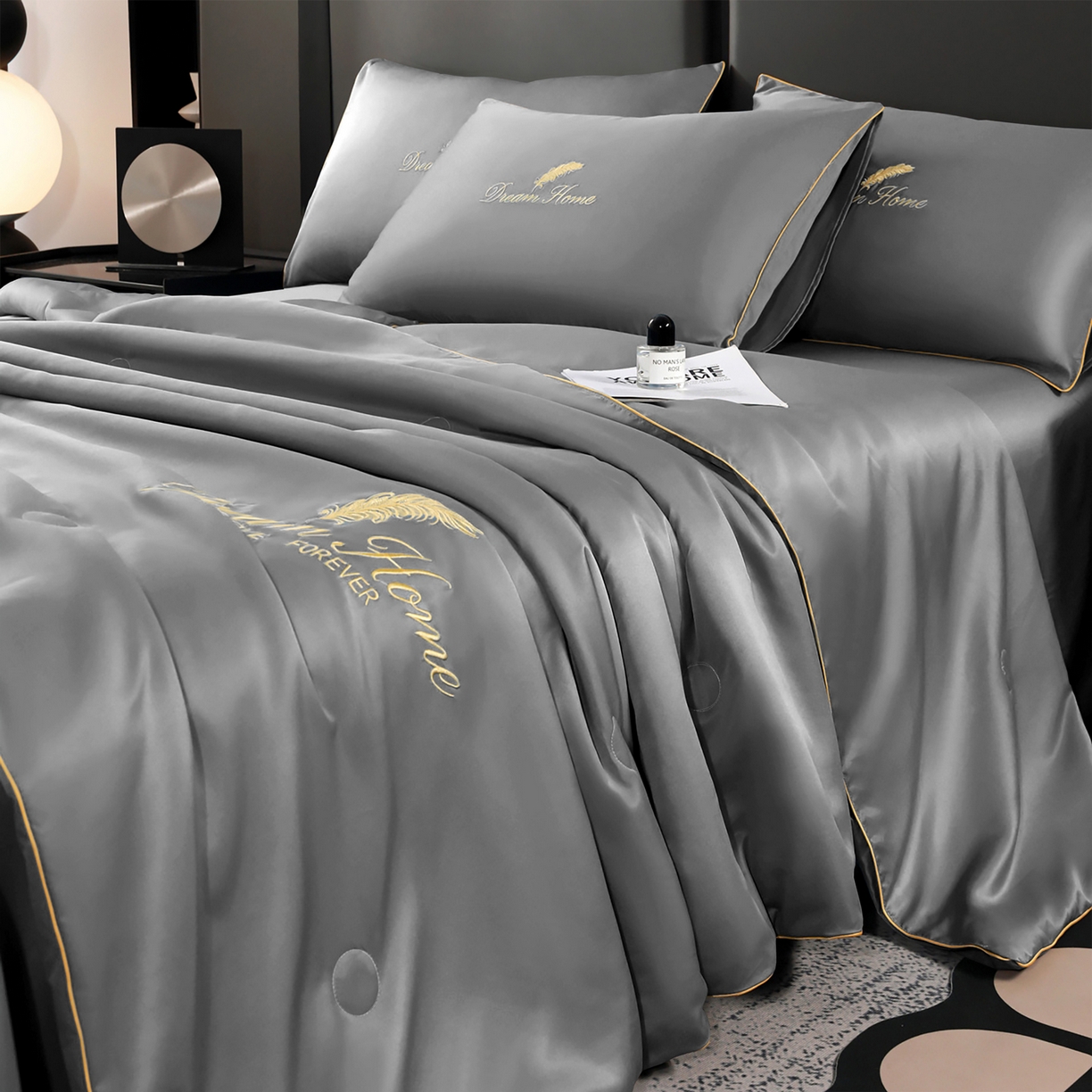 91家纺网 家纺一手货源 找家纺 维娜斯家纺 2026新款绣花冰丝夏被四件套 浅灰