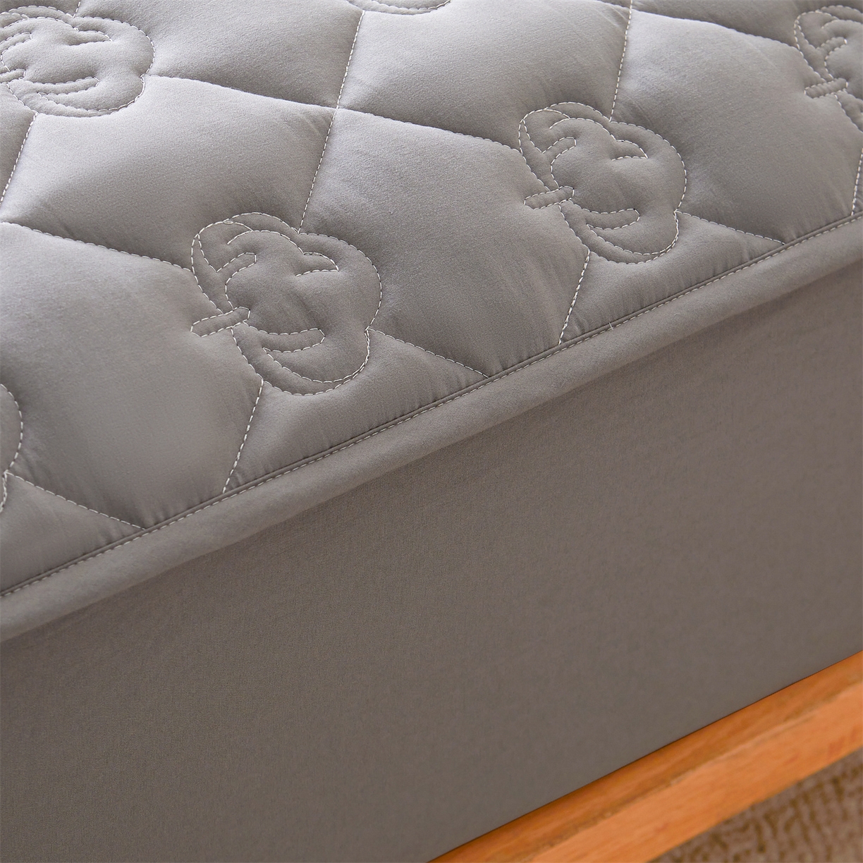 91家纺网 家纺一手货源 找家纺 柔品 2026新款牛奶棉新疆棉花夹棉床笠 新疆棉花-深灰